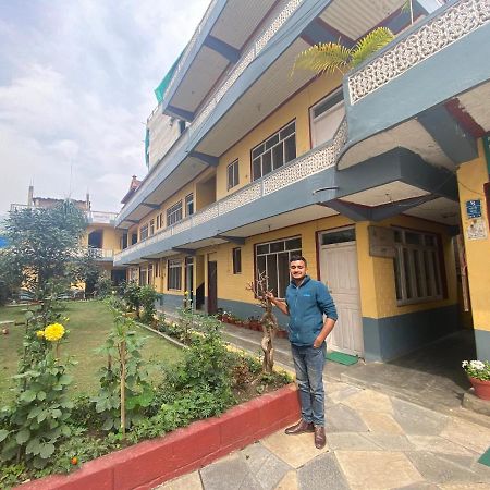 Pushpa Guest House ポカラ エクステリア 写真