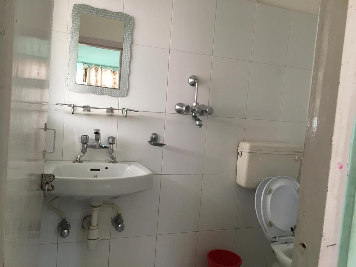 Pushpa Guest House ポカラ エクステリア 写真