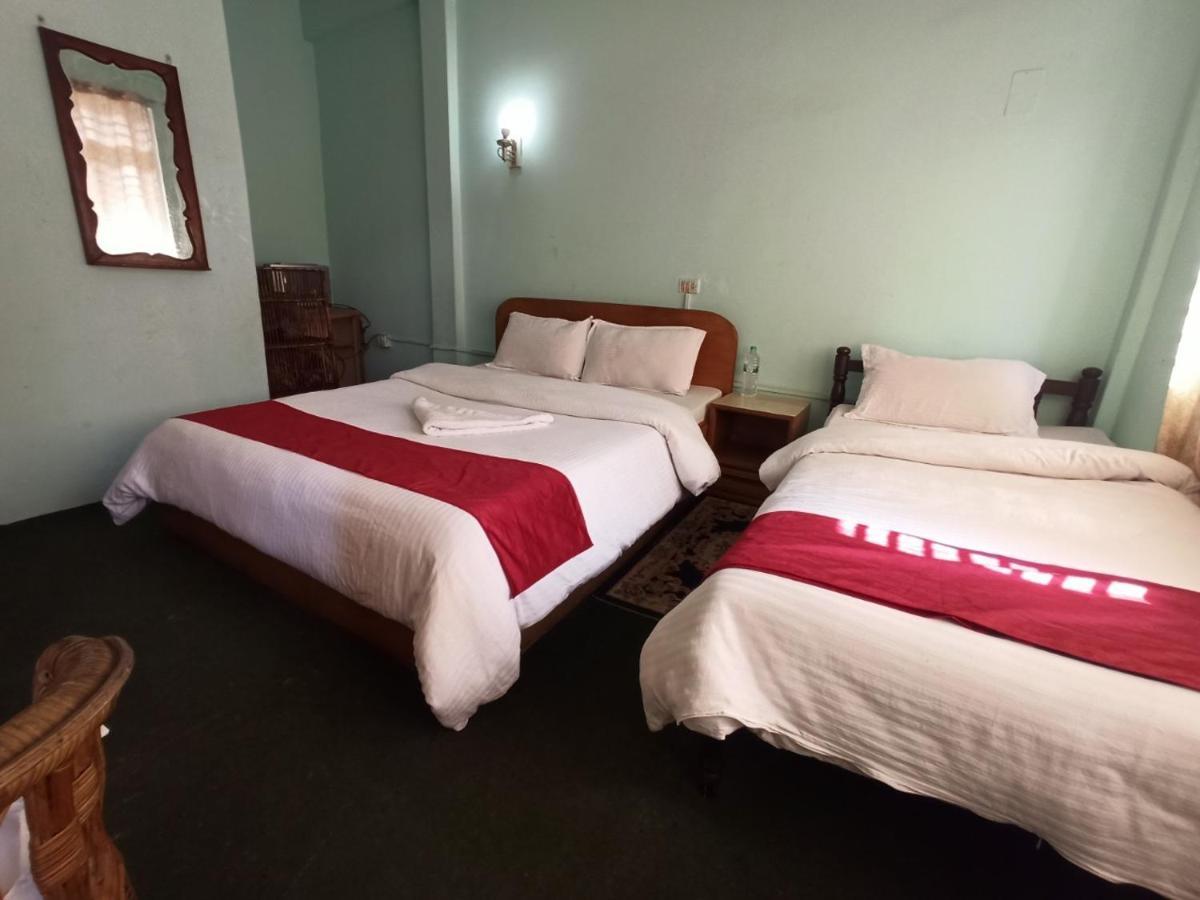 Pushpa Guest House ポカラ エクステリア 写真