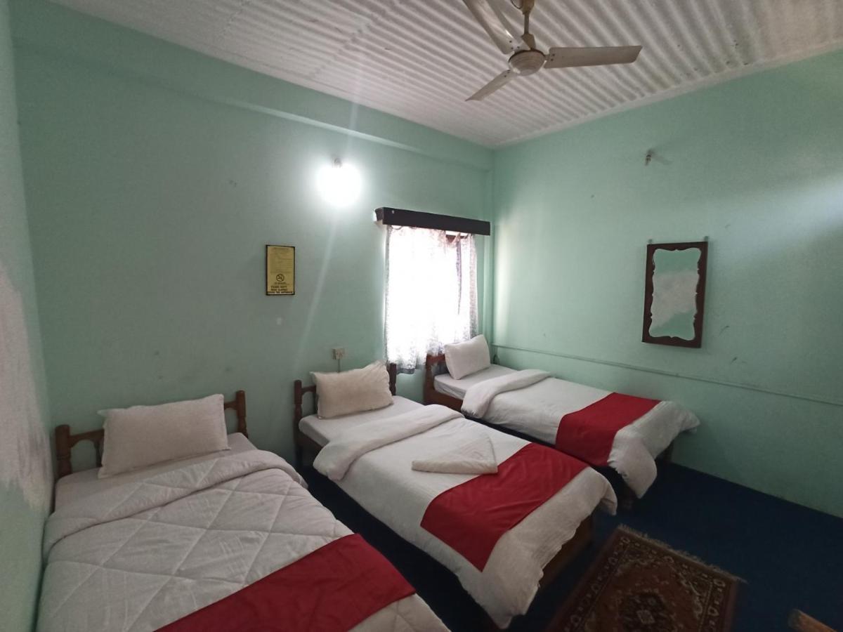 Pushpa Guest House ポカラ エクステリア 写真