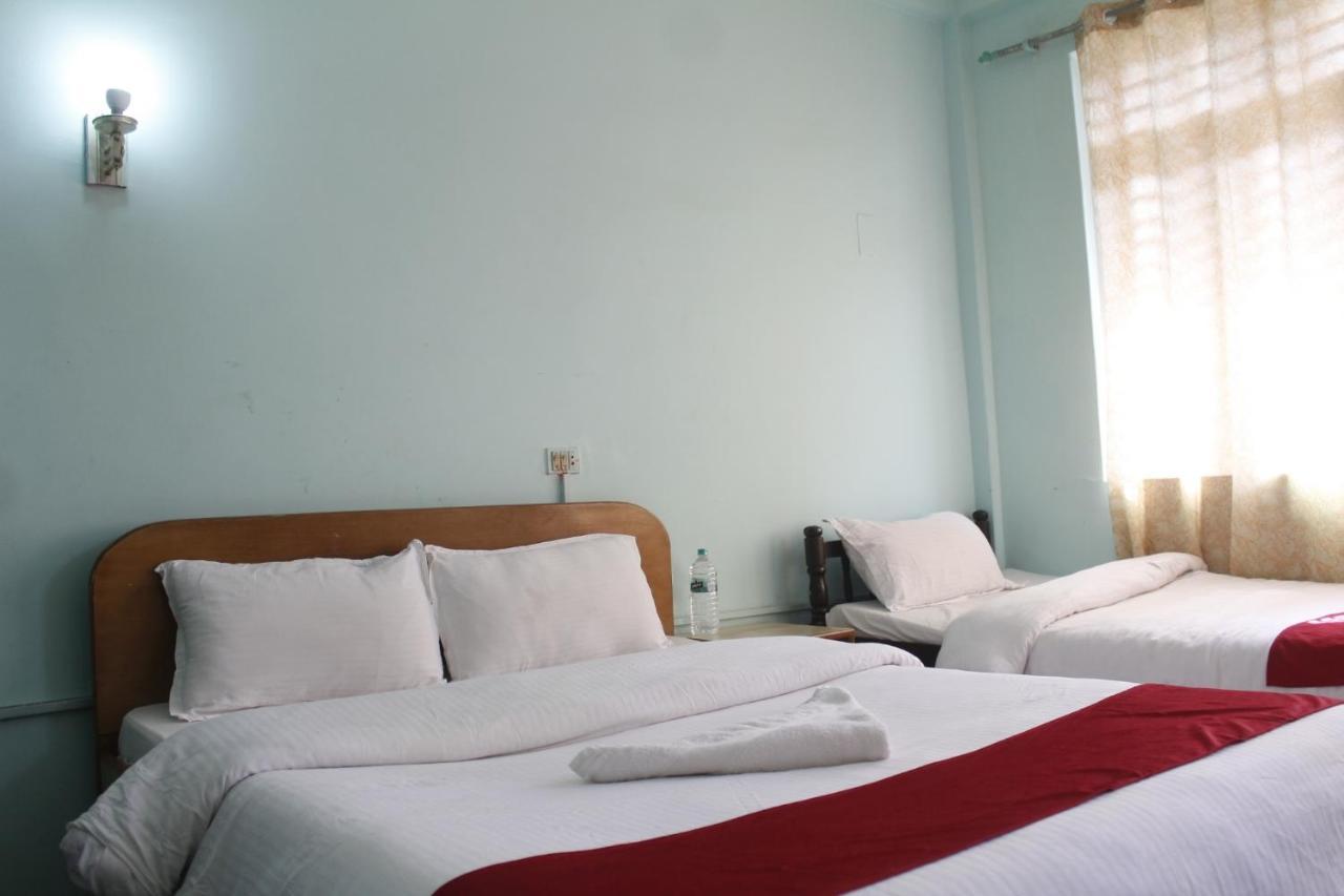 Pushpa Guest House ポカラ エクステリア 写真