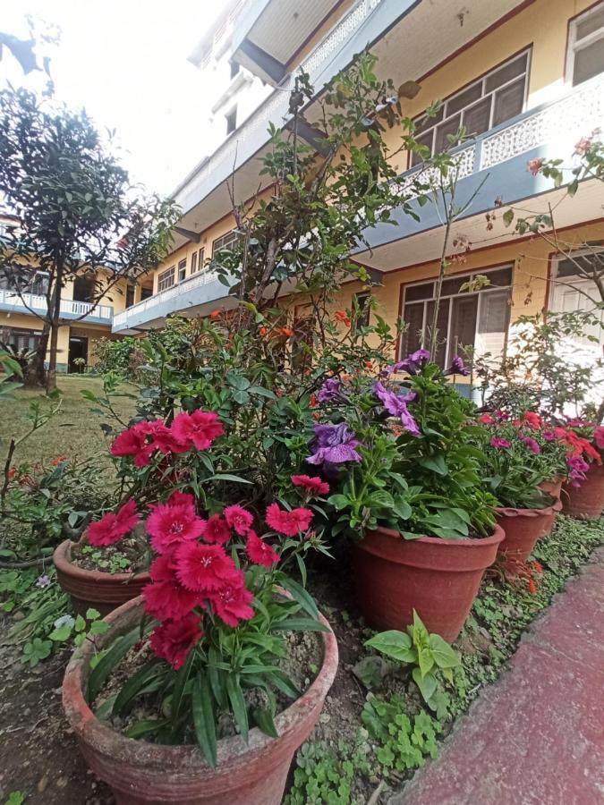 Pushpa Guest House ポカラ エクステリア 写真