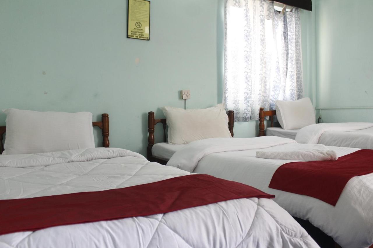 Pushpa Guest House ポカラ エクステリア 写真